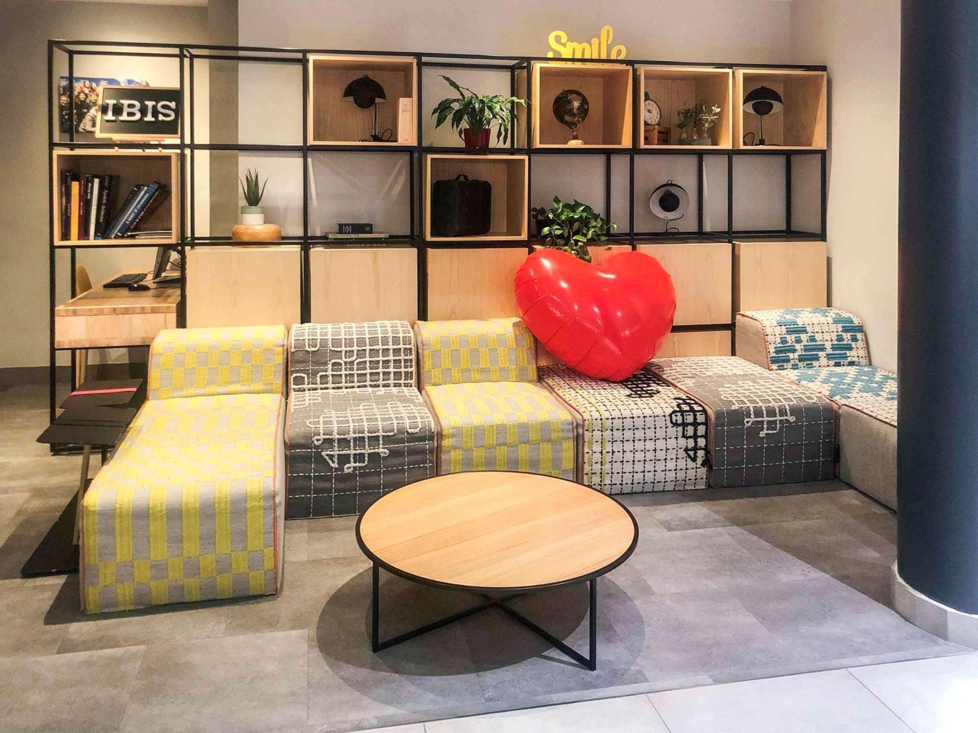 Ibis Madrid Calle Alcala Екстериор снимка